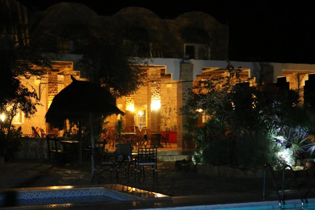 Hotel Dakyanus タタウィーン エクステリア 写真